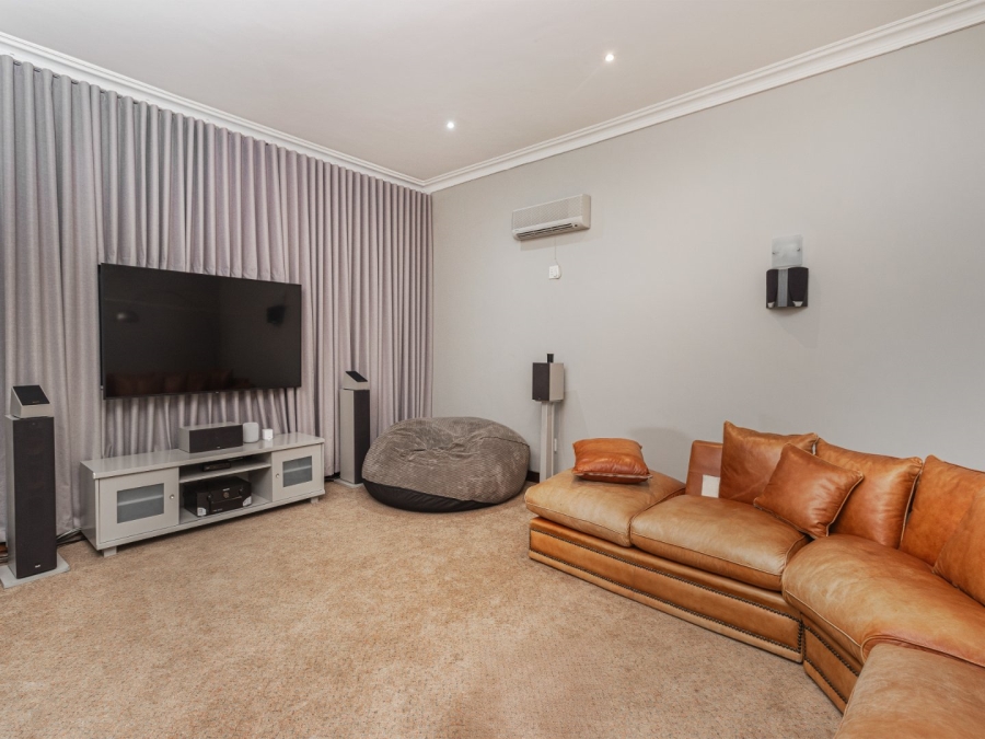 4 Bedroom Property for Sale in Kosmos Ridge North West